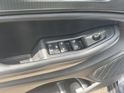 Used 2023 Jeep Grand Cherokee Laredo w/ Luxury Tech Group I AWD/4WD image 14