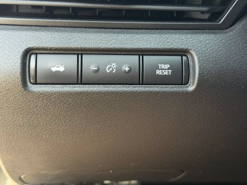 Used 2023 Nissan Altima 2.5 SV FWD image 23