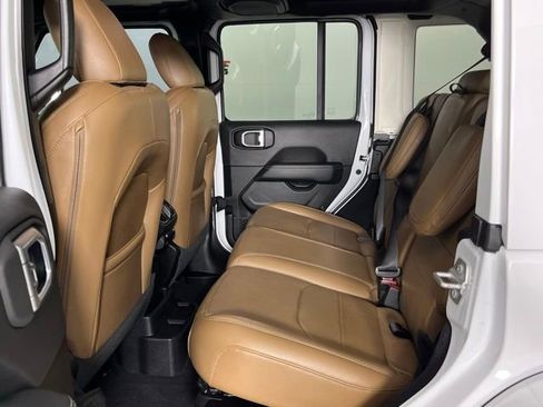 Used 2023 Jeep Wrangler Unlimited Sahara AWD/4WD image 23