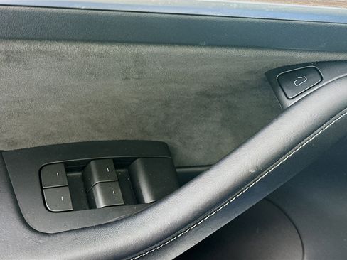 Used 2023 Tesla Model 3 Standard Range image 13