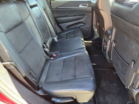 Used 2019 Jeep Grand Cherokee Altitude image 14