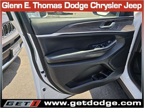 Used 2023 Jeep Grand Cherokee Limited w/ Black Appearance Package RWD image 24
