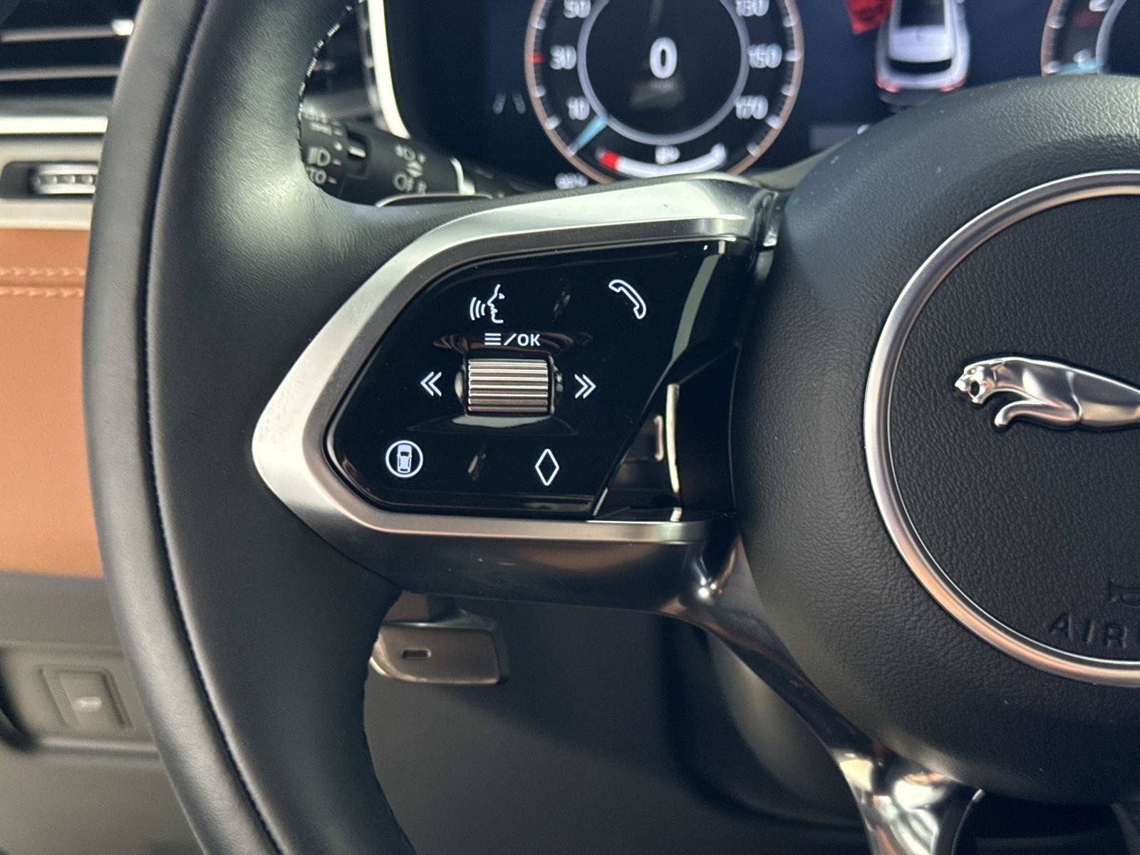 Certified 2026 Jaguar F-PACE R-Dynamic S AWD/4WD image 33