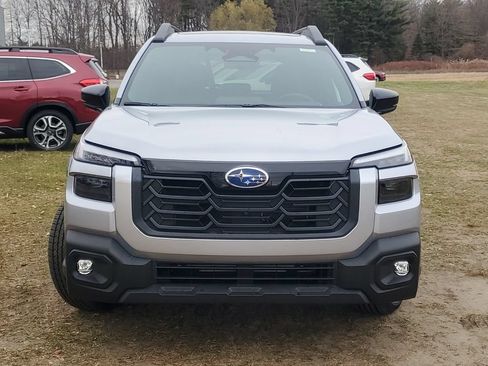 Used 2026 Subaru Outback Touring XT AWD/4WD image 2