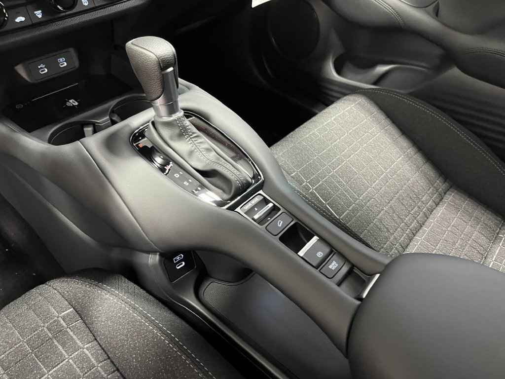 New 2027 Honda HR-V LX image 14