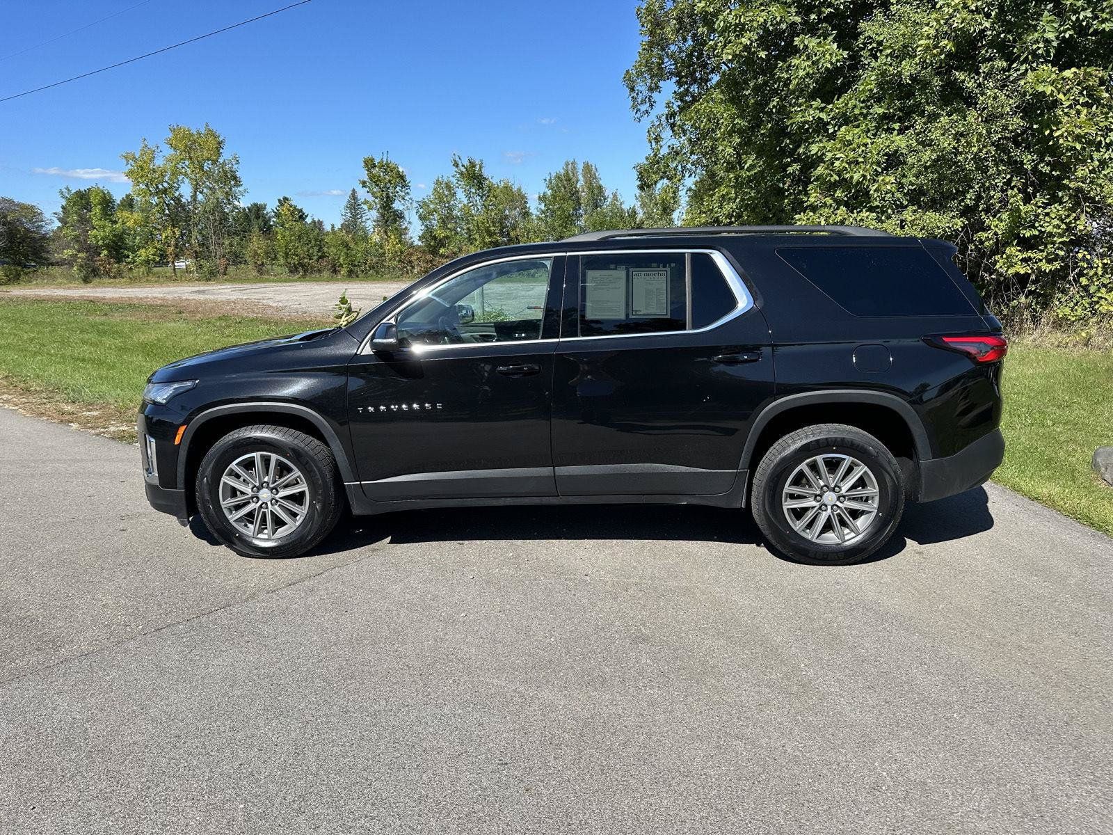 Used 2023 Chevrolet Traverse LT FWD image 21