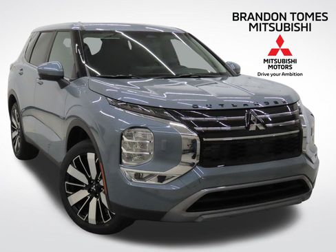 New 2026 Mitsubishi Outlander SE AWD/4WD image 1