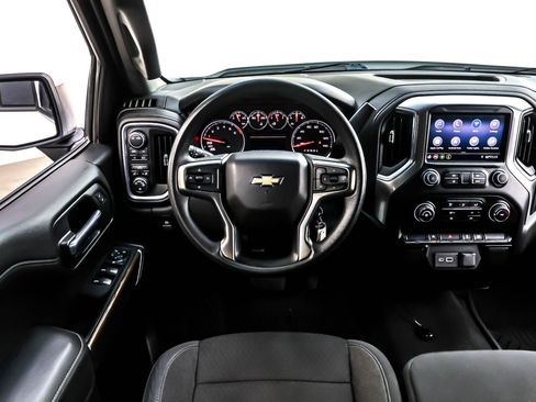 Used 2020 Chevrolet Silverado 1500 LT w/ Trailering Package image 4