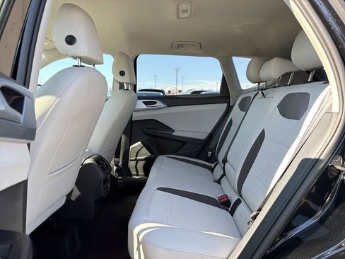 New 2026 Volkswagen Taos SE FWD image 13