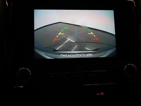 Used 2024 Nissan Frontier SV image 23