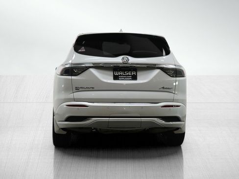 Used 2023 Buick Enclave Avenir image 4