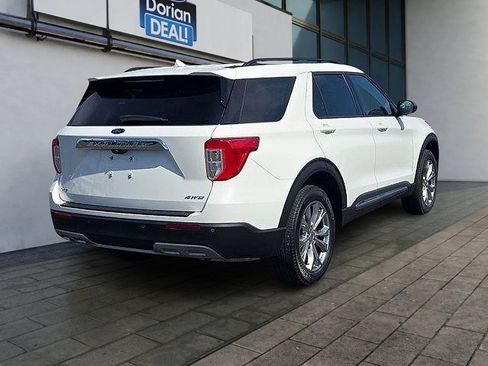 Certified 2023 Ford Explorer XLT w/ Equipment Group 202A AWD/4WD image 3