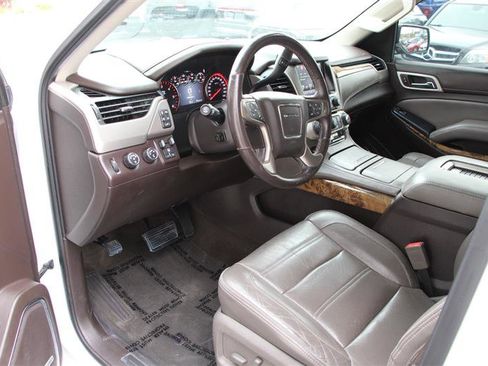 Used 2016 GMC Yukon Denali w/ Open Road Package image 9