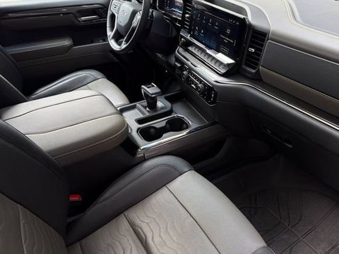Used 2023 Chevrolet Silverado 1500 ZR2 w/ Technology Package AWD/4WD image 18