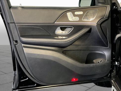 Used 2023 Mercedes-Benz GLS 580 4MATIC image 22