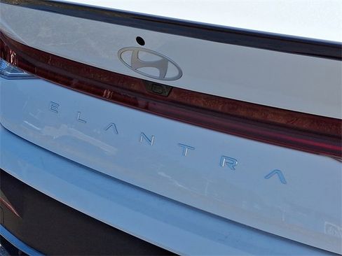 New 2025 Hyundai Elantra SEL image 6