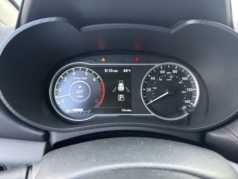 New 2025 Nissan Versa SR w/ Trunk Package image 18