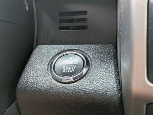 Used 2019 Ford F150 Platinum w/ Equipment Group 701A Luxury AWD/4WD image 32