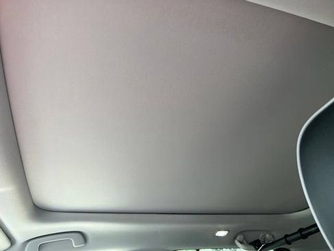 Used 2025 Honda Pilot Elite image 9