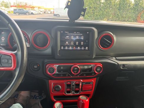 Used 2022 Jeep Gladiator Sport image 11