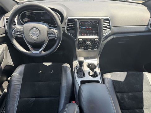 Used 2018 Jeep Grand Cherokee Altitude AWD/4WD image 2