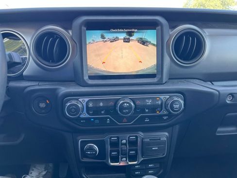 Used 2023 Jeep Wrangler Unlimited w/ Cold Weather Group AWD/4WD image 13