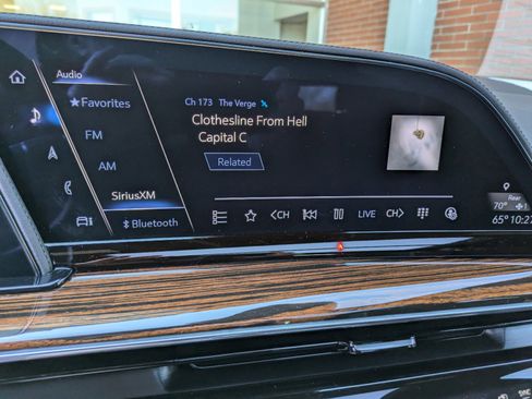 Used 2022 Cadillac Escalade Premium Luxury w/ Performance Package image 25