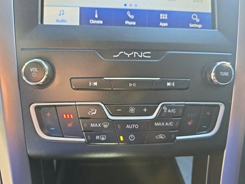 Used 2020 Ford Fusion SEL image 31