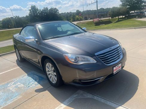 Used 2014 Chrysler 200 Touring FWD image 12