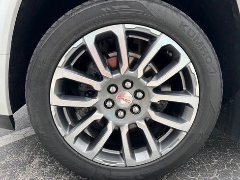 Used 2021 GMC Acadia Denali w/ Denali Technology Package FWD image 27