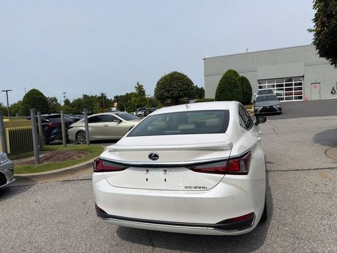 Used 2021 Lexus ES 300h w/ Premium Package FWD image 15