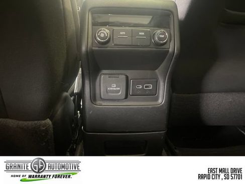 Used 2022 GMC Acadia SLE w/ Driver Convenience Package AWD/4WD image 33