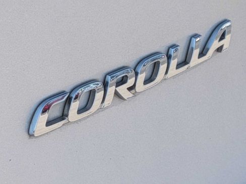 Used 2014 Toyota Corolla LE FWD image 10