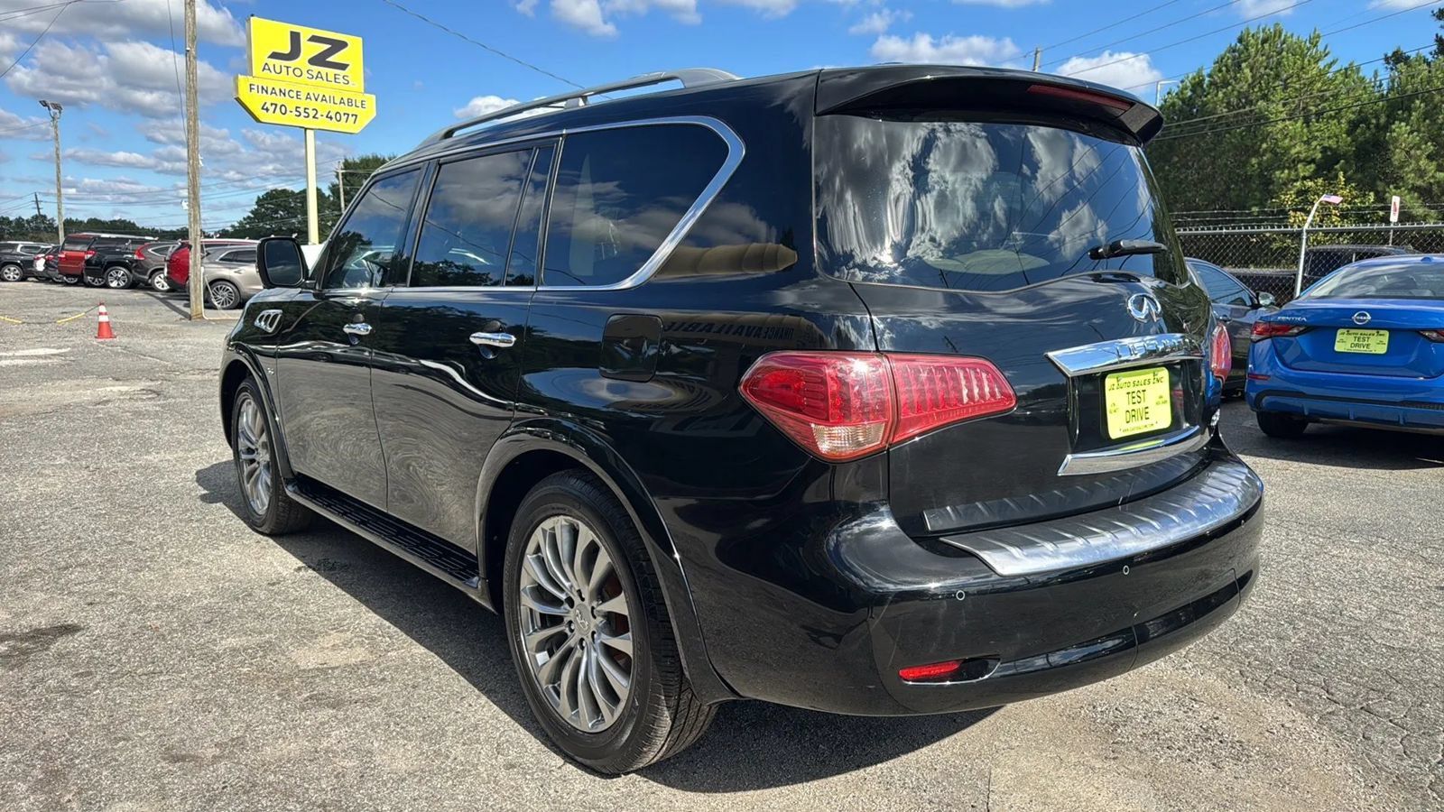 Used 2016 INFINITI QX80 4WD w/ Deluxe Technology Package image 5