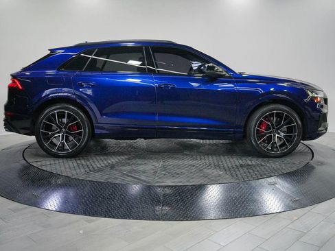 Used 2023 Audi SQ8 Premium Plus w/ SQ8 Luxury Package AWD/4WD image 5