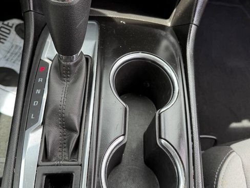 Used 2018 Chevrolet Equinox LS image 17