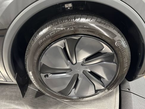 Used 2026 Tesla Model Y Long Range AWD/4WD image 24