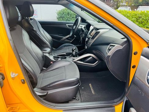 Used 2013 Hyundai Veloster FWD image 19
