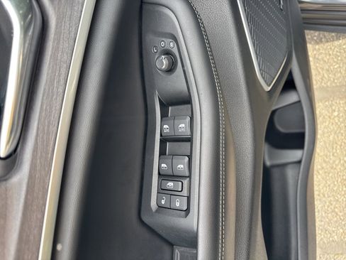 Used 2025 Jeep Grand Cherokee Limited 4xe w/ MOPAR Finishing Package image 17