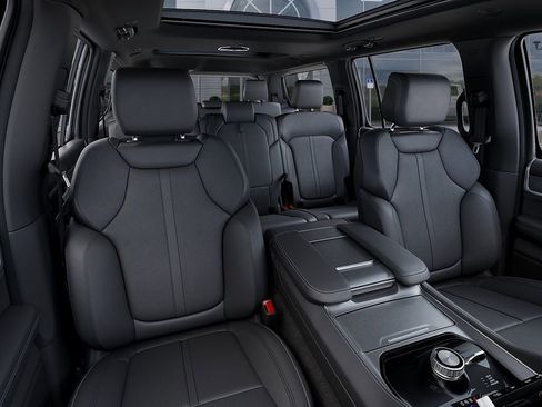 New 2026 Jeep Grand Wagoneer Limited AWD/4WD image 16