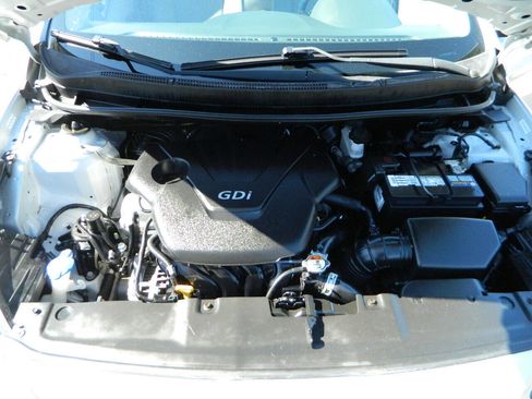 Used 2014 Hyundai Accent GLS image 21