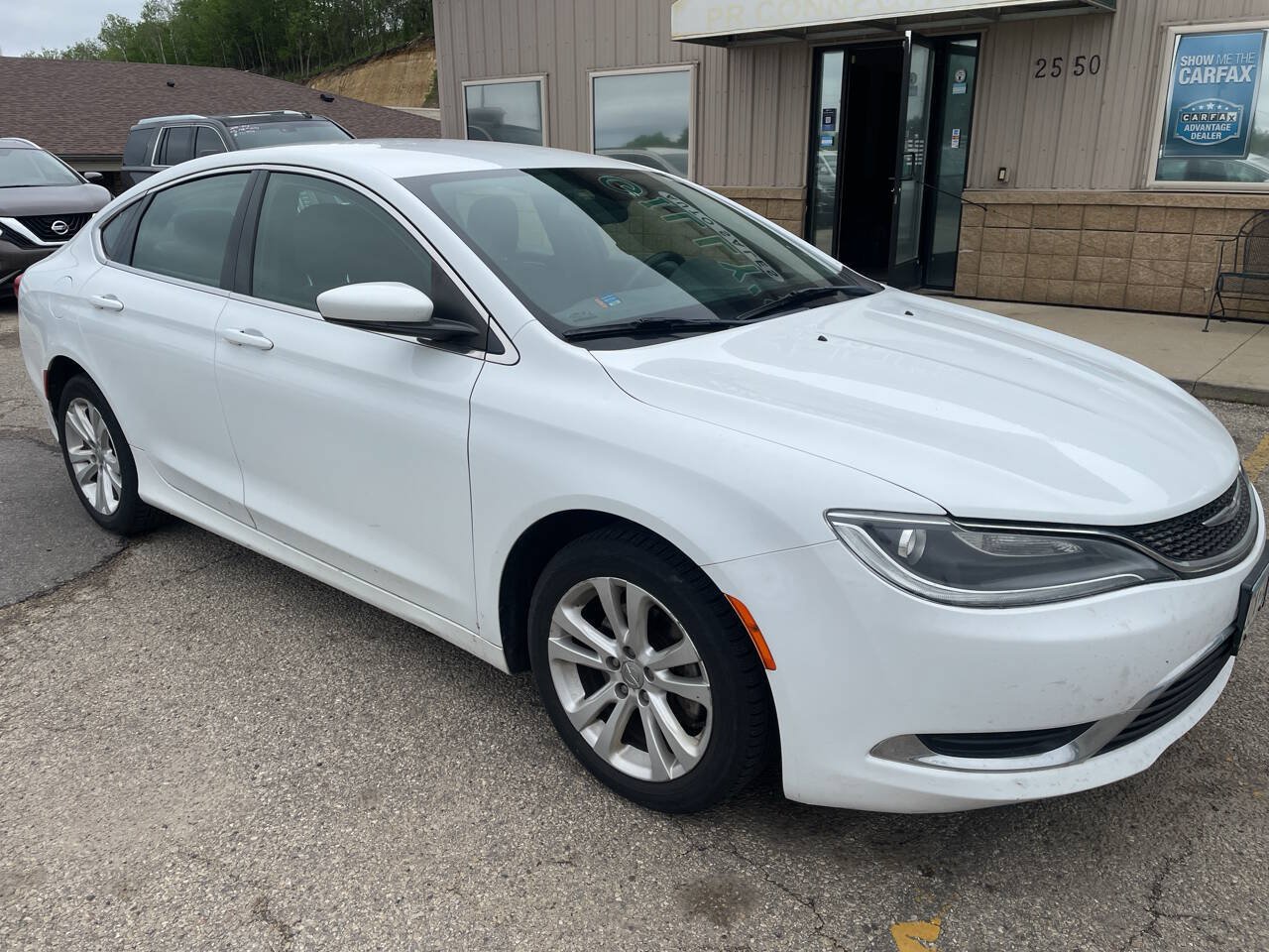 Used 2015 Chrysler 200 Limited w/ Convenience Group FWD image 2