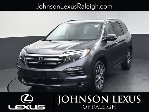 Used 2017 Honda Pilot Touring image 5