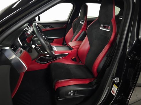 Used 2022 Jaguar F-PACE SVR image 18