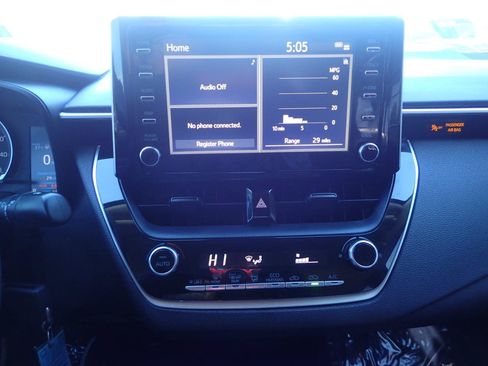 Used 2020 Toyota Corolla LE FWD image 17