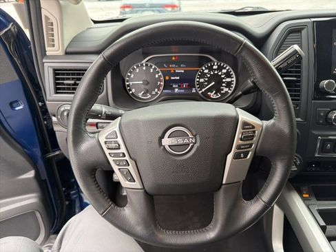 Used 2024 Nissan Titan SV w/ SV Convenience Package image 21