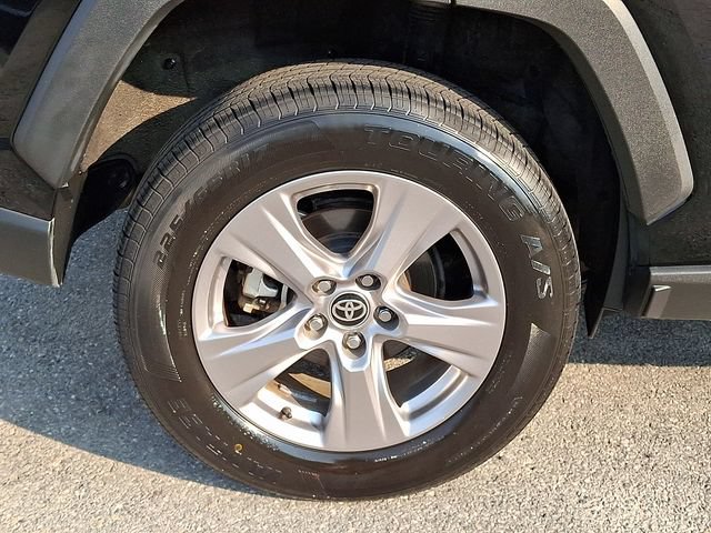 Used 2025 Toyota RAV4 XLE FWD image 8