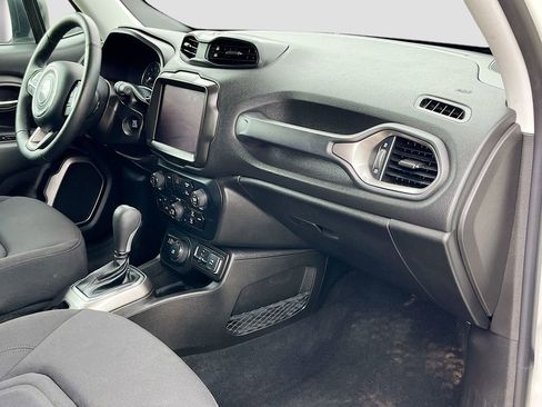 Used 2022 Jeep Renegade Latitude w/ Convenience Group AWD/4WD image 29