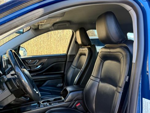 Used 2021 Lincoln Corsair AWD w/ Equipment Group 101A image 17