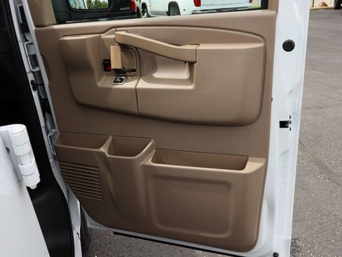 New 2025 Chevrolet Express 3500 w/ Chrome Appearance Package image 18